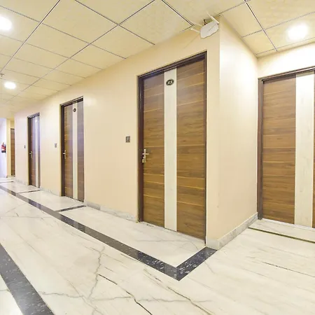 Fabhotel Pearl Square